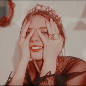 Meet your Posher, Emma